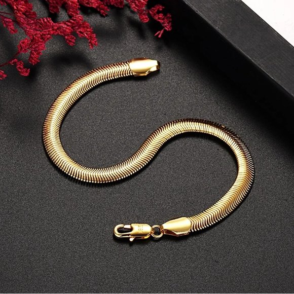 6mm Wide 18K Yellow Gold 22 Inch Herringbone Necklace and 8 inch Bracelet Combo - Picture 6 of 6